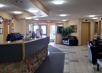 Travelodge by Wyndham Lacombe hotel thumbnail 3