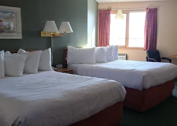 Travelodge by Wyndham Lacombe hotel thumbnail 7