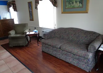 Rodeway Inn Bolivar hotel thumbnail 8