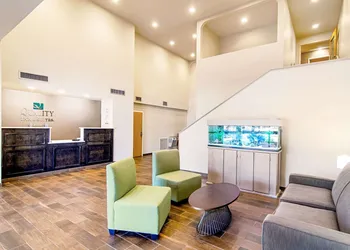 Quality Inn & Suites Near Tanger Outlet Mall hotel thumbnail 4