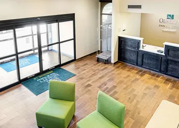 Quality Inn & Suites Near Tanger Outlet Mall hotel thumbnail 5