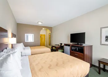 Quality Inn & Suites Near Tanger Outlet Mall hotel thumbnail 8