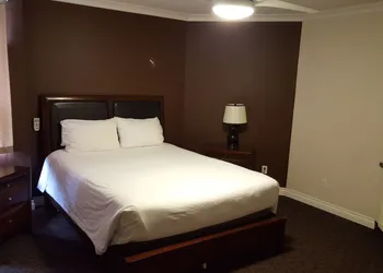 Peace Valley Inns hotel thumbnail 4
