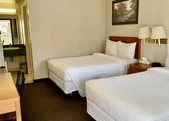 Peace Valley Inns hotel thumbnail 6