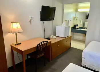 Peace Valley Inns hotel thumbnail 7