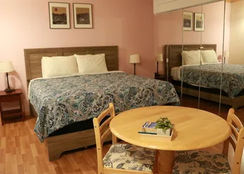 Kaleido Lodge Yukon hotel thumbnail 6