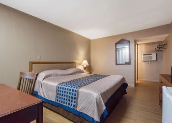 Knights Inn Amsterdam hotel thumbnail 6
