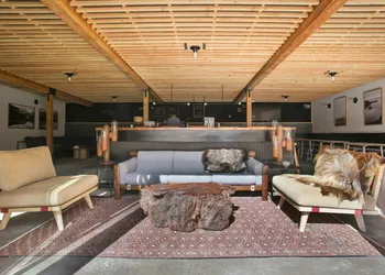 The Coachman Hotel hotel thumbnail 3