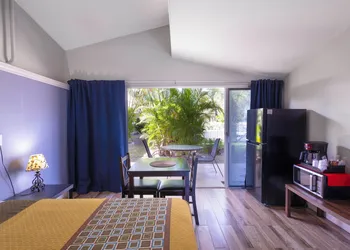 Warm Mineral Springs Motel hotel thumbnail 6