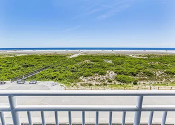 The Crusader Oceanfront Family Resort hotel thumbnail 5