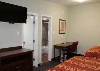American Inn & Suites hotel thumbnail 4