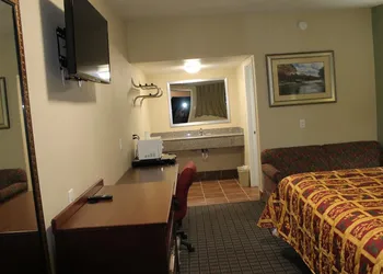 American Inn & Suites hotel thumbnail 8