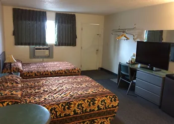Plains Motor Inn hotel thumbnail 3