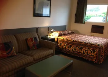 Plains Motor Inn hotel thumbnail 6
