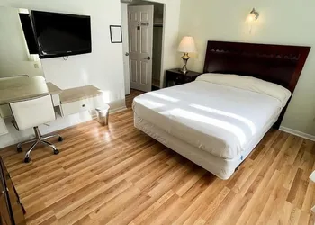 Baseball Town Motel hotel thumbnail 6