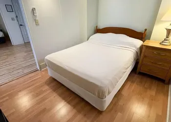 Baseball Town Motel hotel thumbnail 7