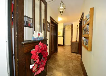 Ambassador B&B Guest Home hotel thumbnail 2