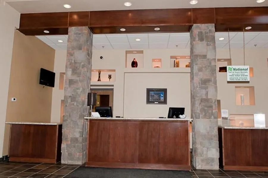 Paradise Inn & Suites Valleyview hotel detail image 2