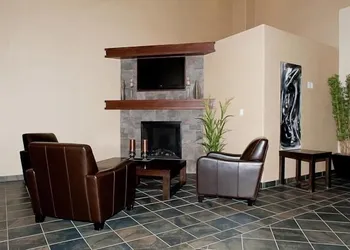 Paradise Inn & Suites Valleyview hotel thumbnail 3