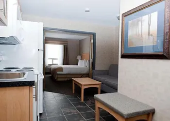 Paradise Inn & Suites Valleyview hotel thumbnail 4