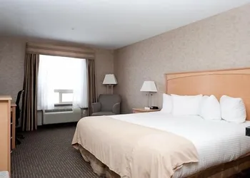 Paradise Inn & Suites Valleyview hotel thumbnail 5