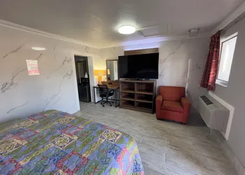 Economy Inn hotel thumbnail 3
