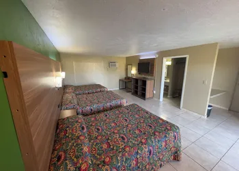 Economy Inn hotel thumbnail 8
