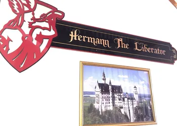Hermann Crown Suites hotel thumbnail 2