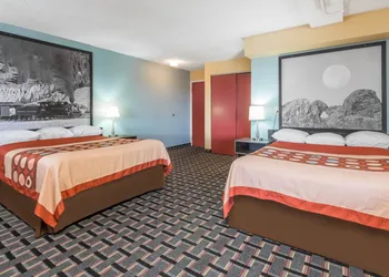 Super 8 by Wyndham Henderson North East Denver hotel thumbnail 3