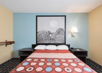 Super 8 by Wyndham Henderson North East Denver hotel thumbnail 4