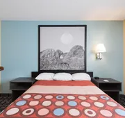 Super 8 by Wyndham Henderson North East Denver hotel detail image 4