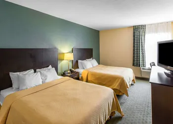 Quality Inn Fitzgerald hotel thumbnail 7