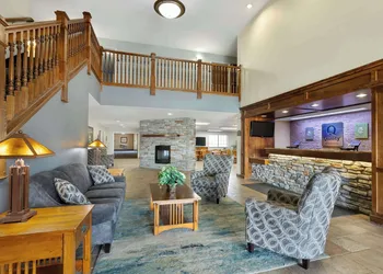 Quality Inn & Suites Fort Madison near Hwy 61 hotel thumbnail 2