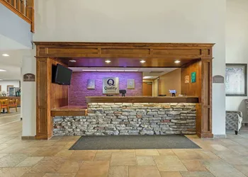 Quality Inn & Suites Fort Madison near Hwy 61 hotel thumbnail 3