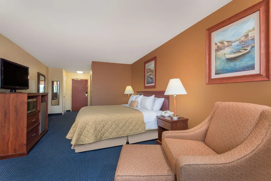 Ramada by Wyndham Catlettsburg/Ashland hotel detail image 6