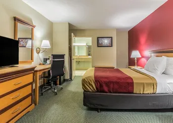 Econo Lodge Whiteville hotel thumbnail 5