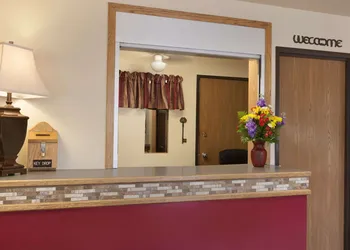 Super 8 by Wyndham Wall hotel thumbnail 2