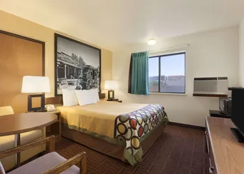 Super 8 by Wyndham Wall hotel thumbnail 7