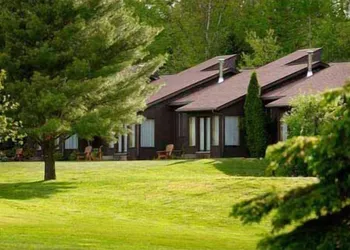 Pinestone Resort & Conference Centre hotel thumbnail 6