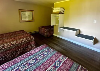 Whale's Tail Guest Suites hotel thumbnail 3