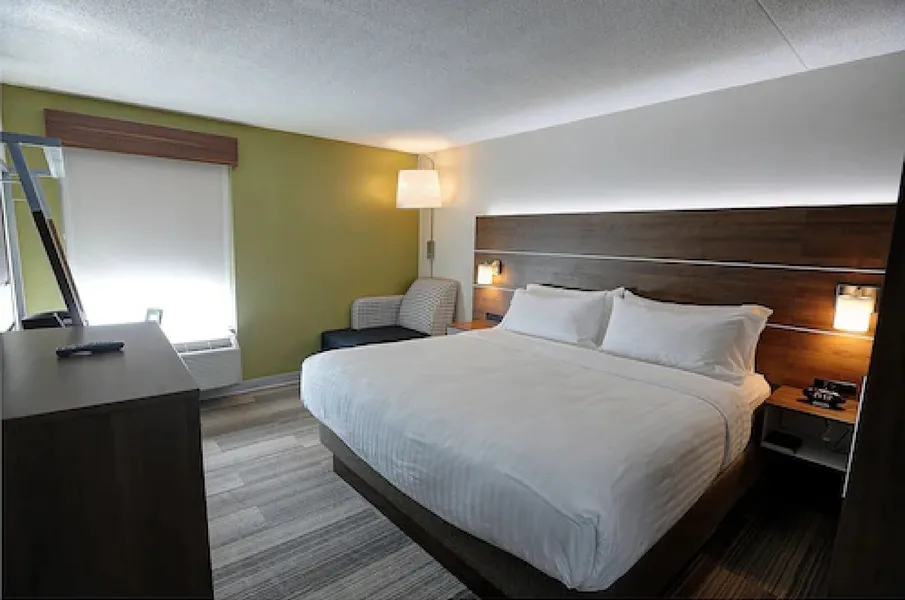 Holiday Inn Express & Suites Toronto Airport West by IHG hotel detail image 2