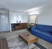 Holiday Inn Express & Suites Toronto Airport West by IHG hotel detail image 4