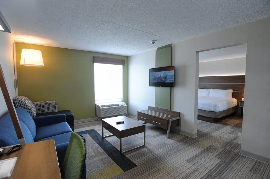 Holiday Inn Express & Suites Toronto Airport West by IHG hotel detail image 6