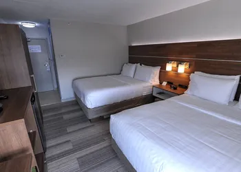 Holiday Inn Express & Suites Toronto Airport West by IHG hotel thumbnail 7