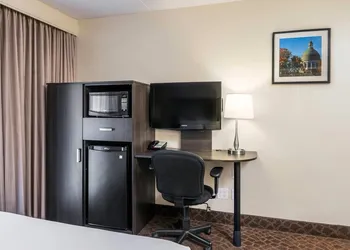 Quality Inn & Conference Centre Kingston Central hotel thumbnail 6