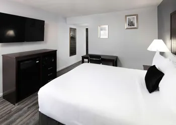 Red Lion Inn & Suites Tucson Downtown hotel thumbnail 6