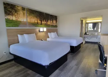 Days Inn by Wyndham Conway hotel thumbnail 5