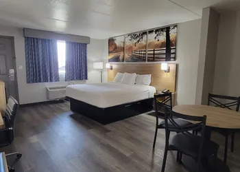 Days Inn by Wyndham Conway hotel thumbnail 7