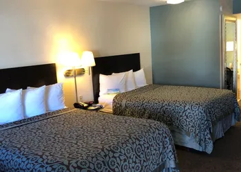 Days Inn by Wyndham Camarillo - Ventura hotel thumbnail 2