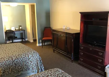 Days Inn by Wyndham Camarillo - Ventura hotel thumbnail 3